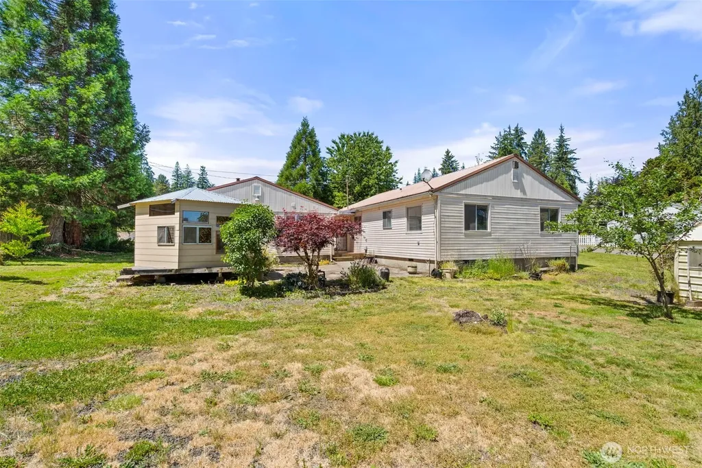 905 Peters Street Raymond WA 98577