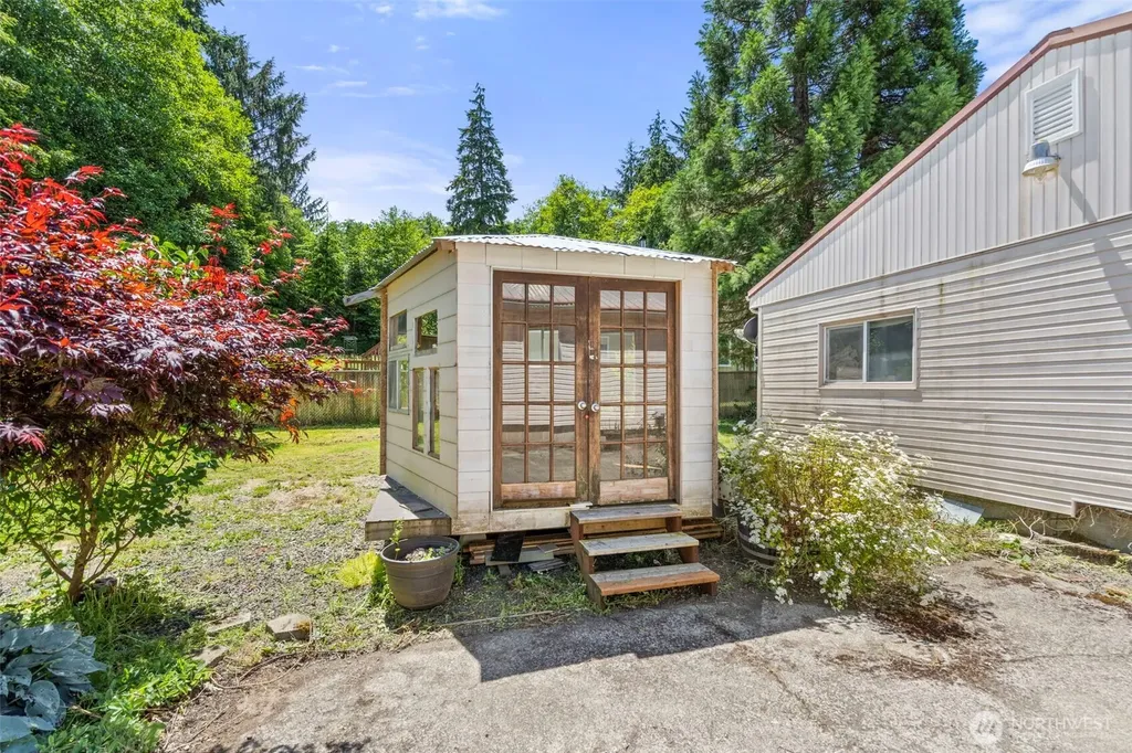 905 Peters Street Raymond WA 98577