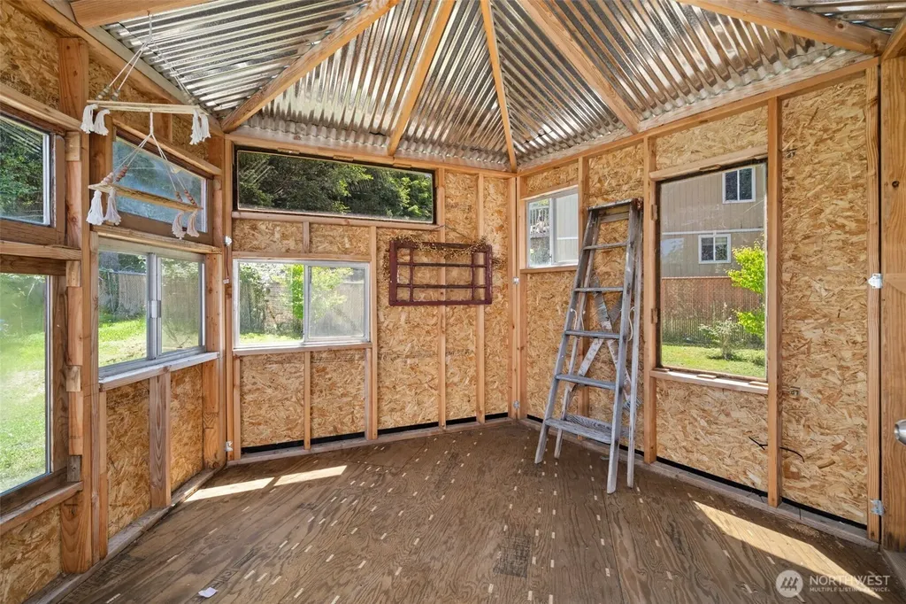 905 Peters Street Raymond WA 98577