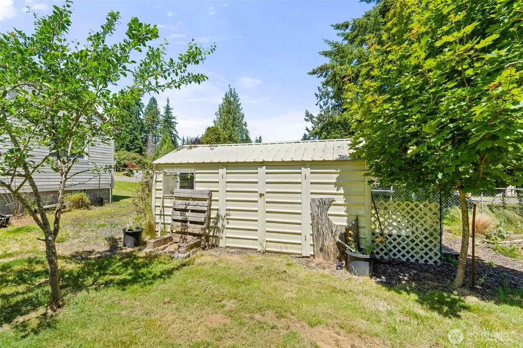 905 Peters Street Raymond WA 98577