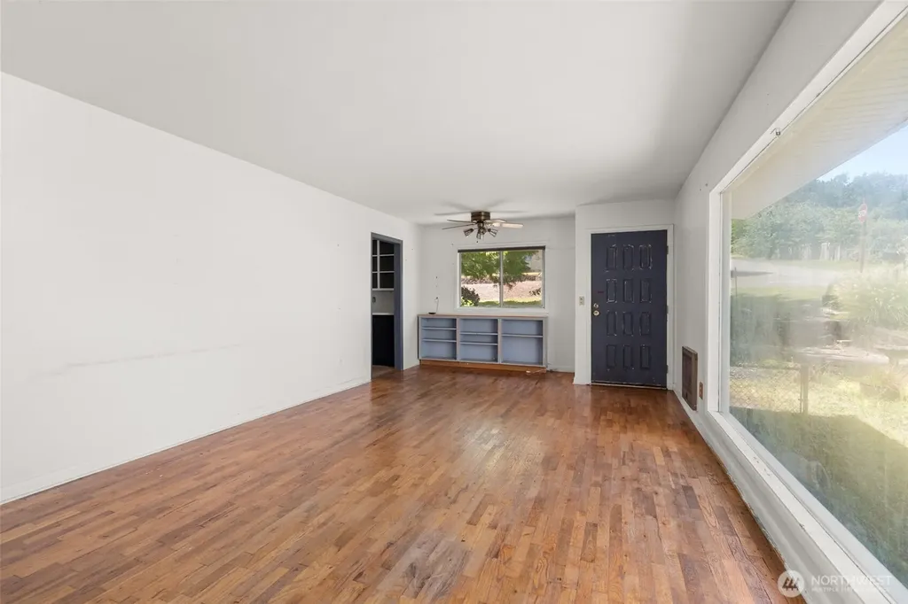 905 Peters Street Raymond WA 98577
