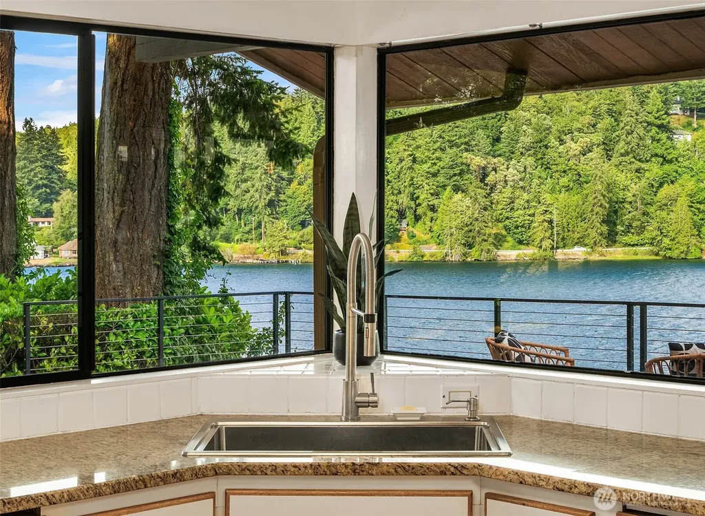 3140 E Rocky Drive NW Bremerton WA 98312