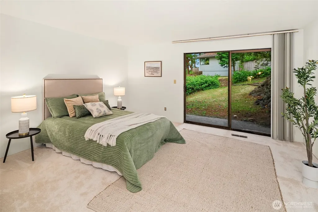3140 E Rocky Drive NW Bremerton WA 98312