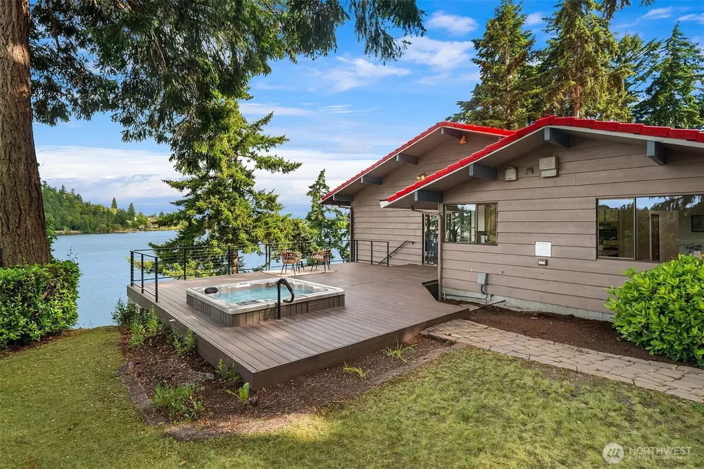 3140 E Rocky Drive NW Bremerton WA 98312
