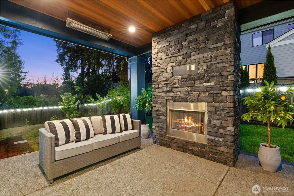 10668 SE 32nd Street Bellevue WA 98004