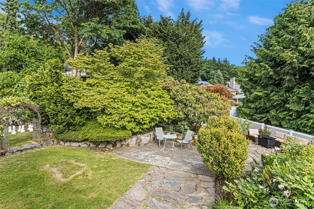 5712 141st Place SE Bellevue WA 98006