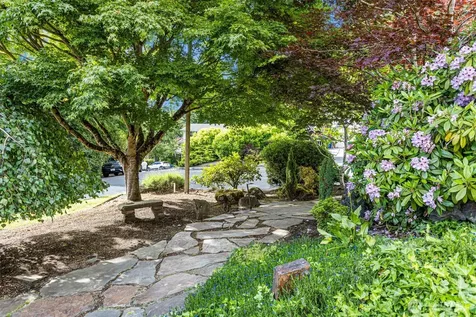 5712 141st Place SE Bellevue WA 98006