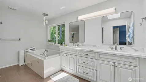 17337 SE 185th Place Renton WA 98058