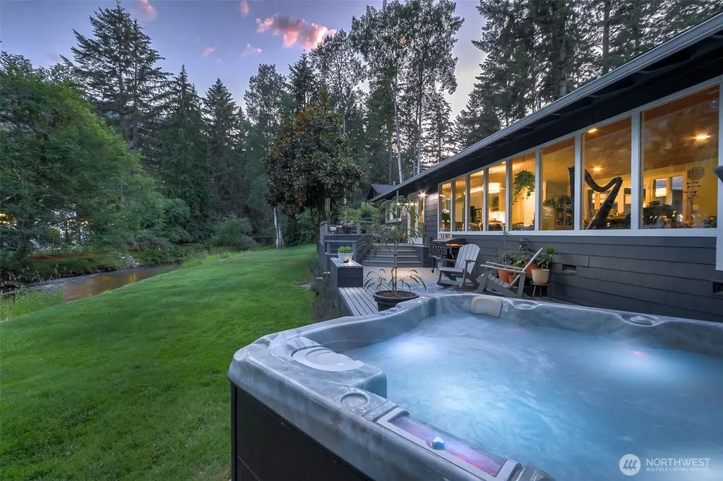 501 SE Sycamore Place Issaquah WA 98027