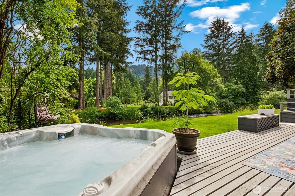 501 SE Sycamore Place Issaquah WA 98027
