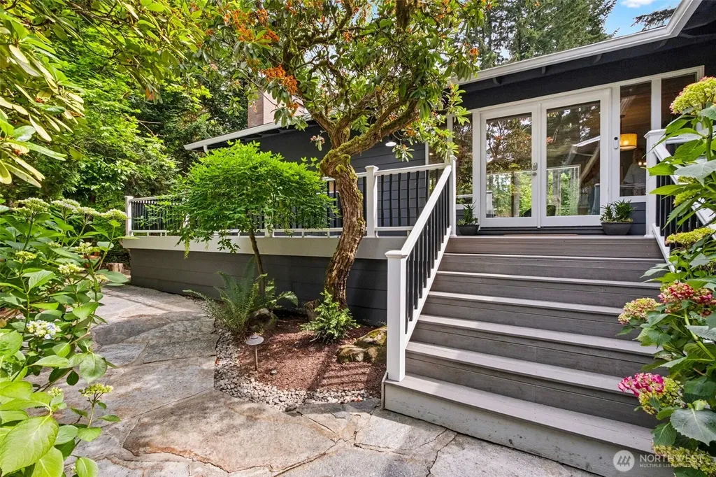501 SE Sycamore Place Issaquah WA 98027