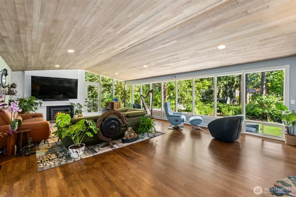 501 SE Sycamore Place Issaquah WA 98027