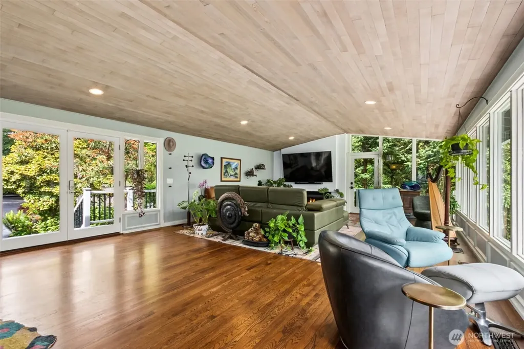 501 SE Sycamore Place Issaquah WA 98027