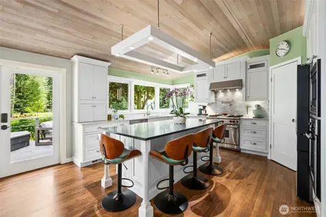 501 SE Sycamore Place Issaquah WA 98027