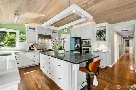 501 SE Sycamore Place Issaquah WA 98027