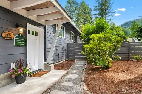 501 SE Sycamore Place Issaquah WA 98027