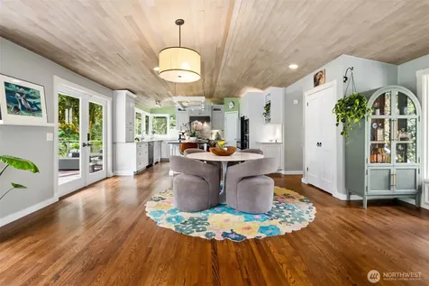 501 SE Sycamore Place Issaquah WA 98027