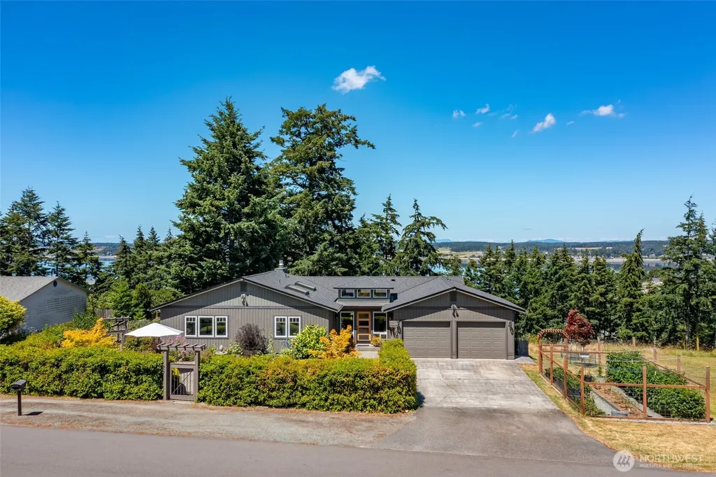 1045 NE Summit Loop Coupeville WA 98239