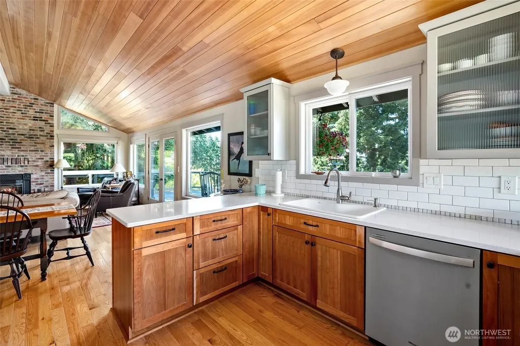 1045 NE Summit Loop Coupeville WA 98239