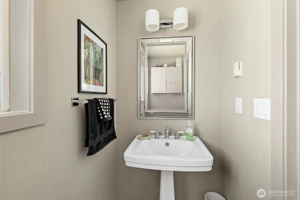 1045 NE Summit Loop Coupeville WA 98239