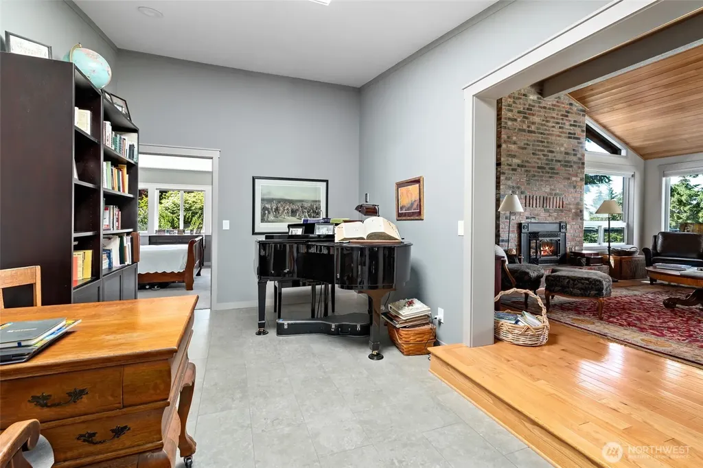1045 NE Summit Loop Coupeville WA 98239