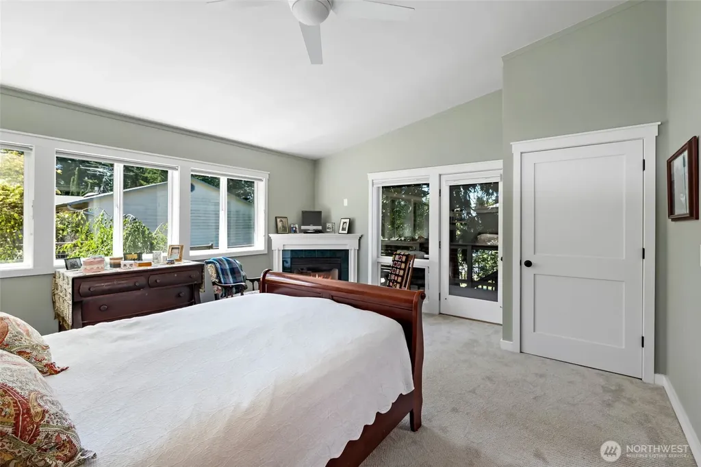 1045 NE Summit Loop Coupeville WA 98239