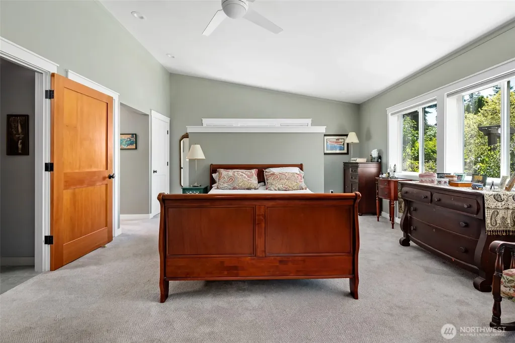 1045 NE Summit Loop Coupeville WA 98239