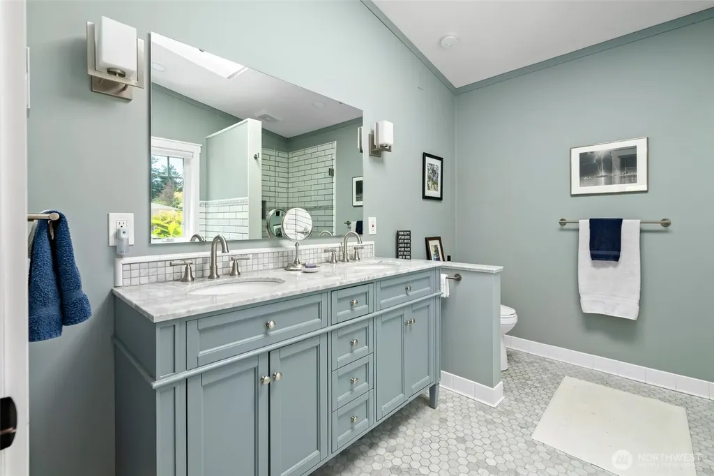 1045 NE Summit Loop Coupeville WA 98239