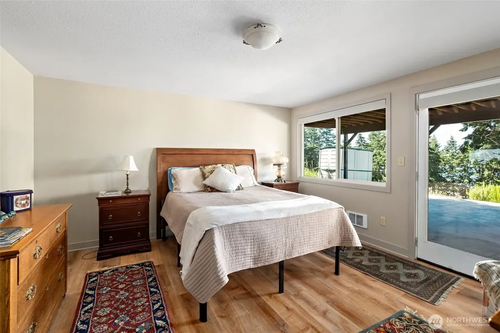 1045 NE Summit Loop Coupeville WA 98239