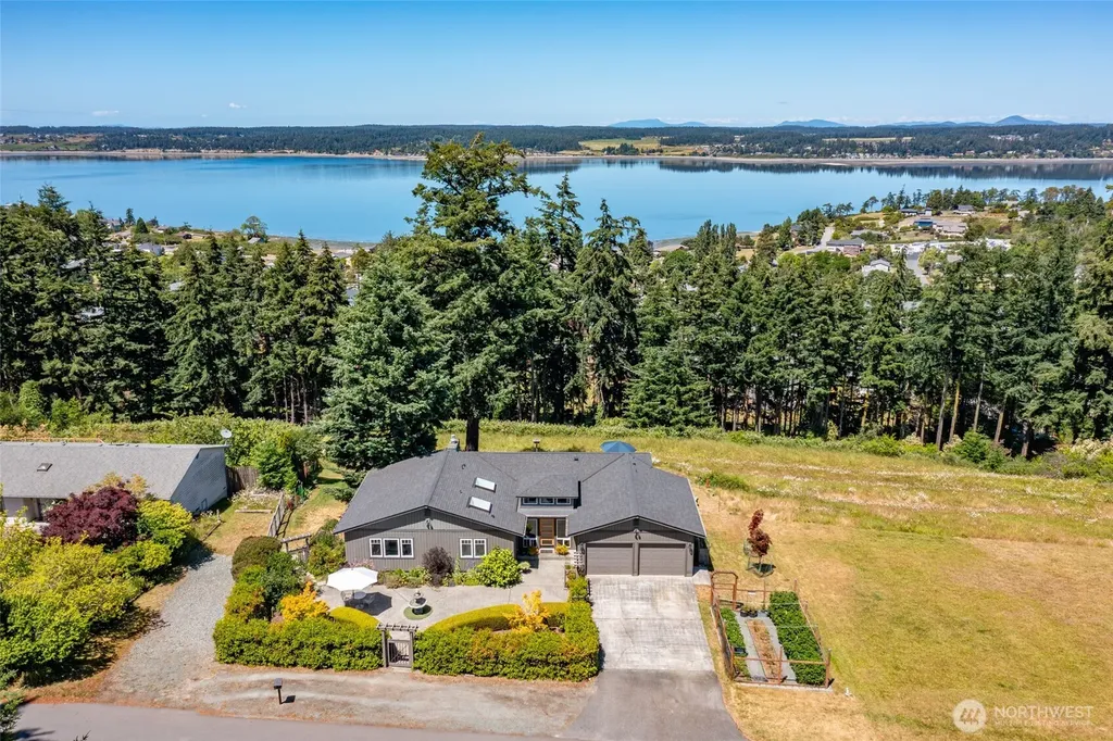 1045 NE Summit Loop Coupeville WA 98239