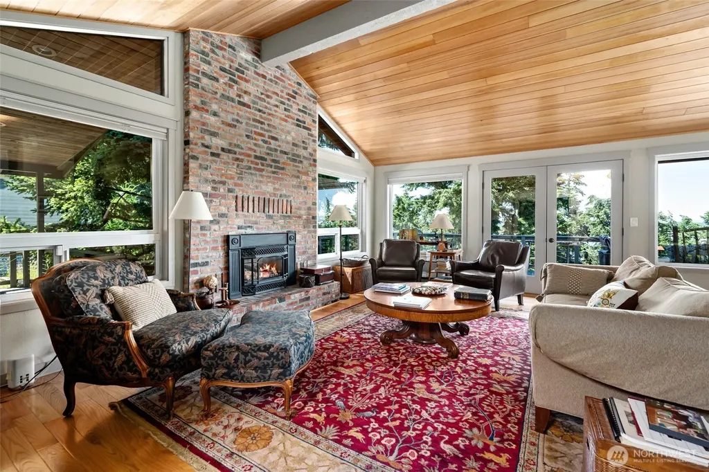 1045 NE Summit Loop Coupeville WA 98239