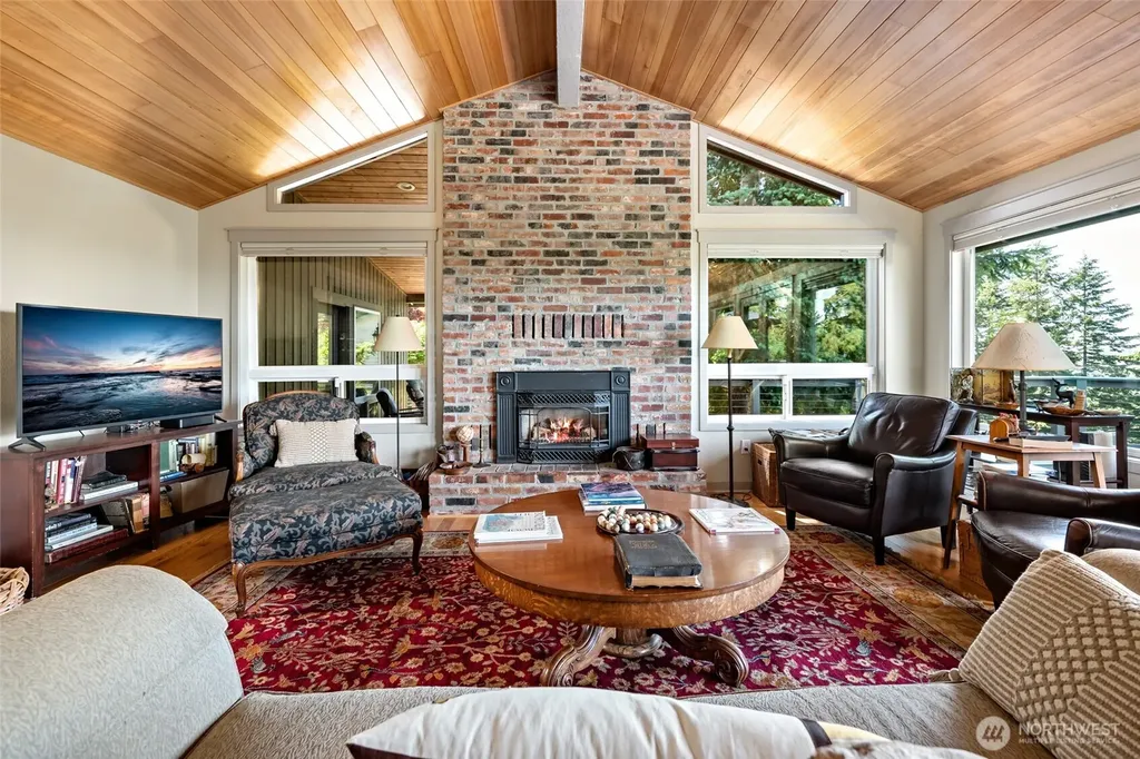 1045 NE Summit Loop Coupeville WA 98239