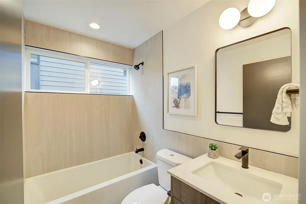 7912 34th Avenue SW Seattle WA 98126