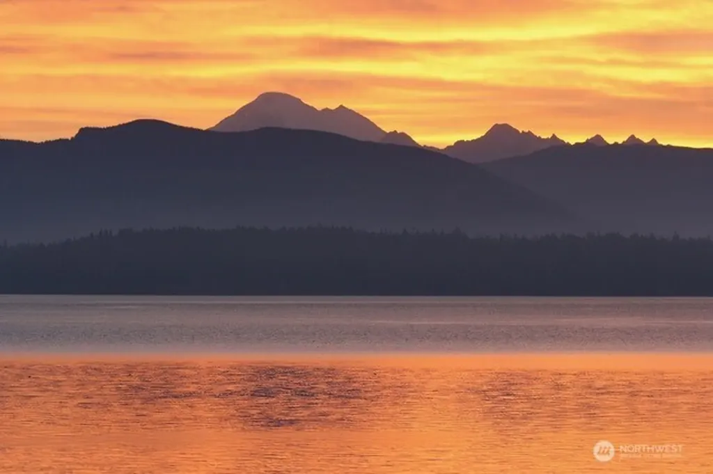 5837 Ambleside Loop Anacortes WA 98221