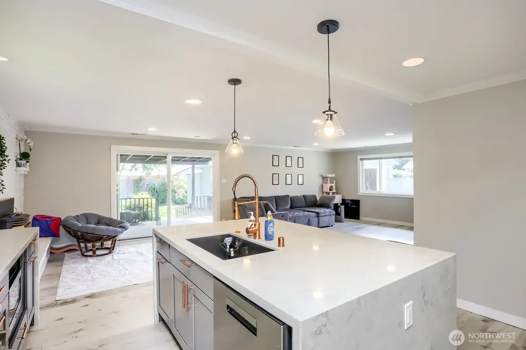 21801 51st Avenue W Mountlake Terrace WA 98043