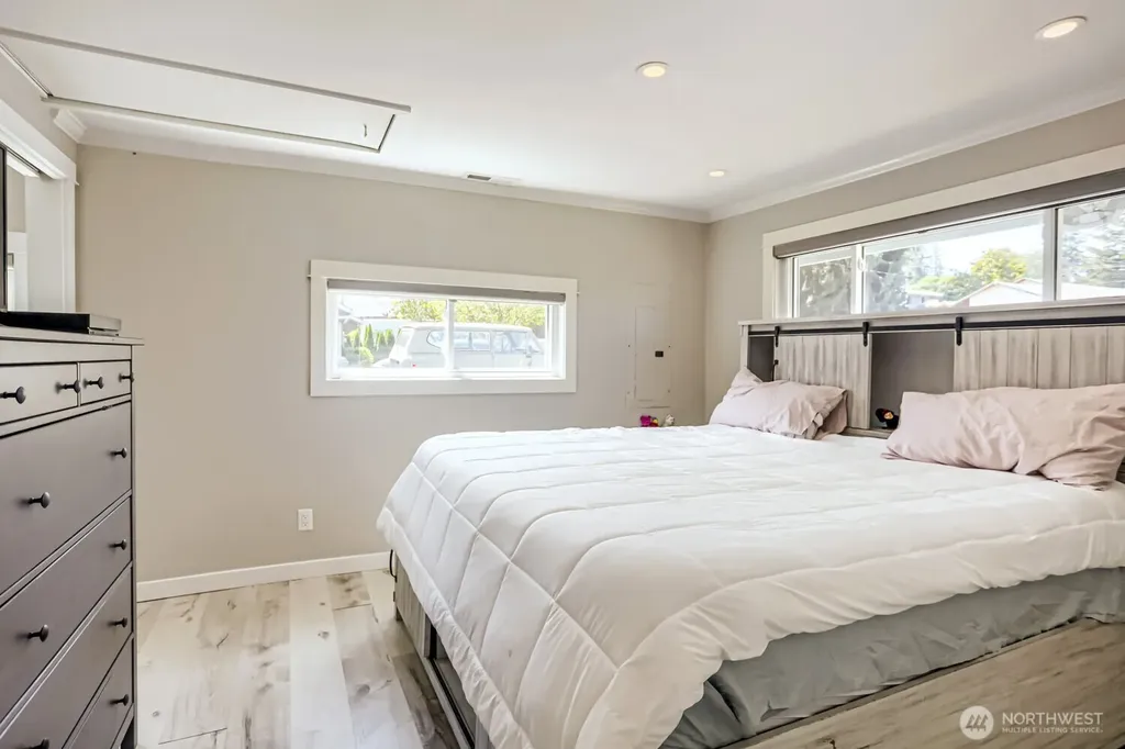 21801 51st Avenue W Mountlake Terrace WA 98043