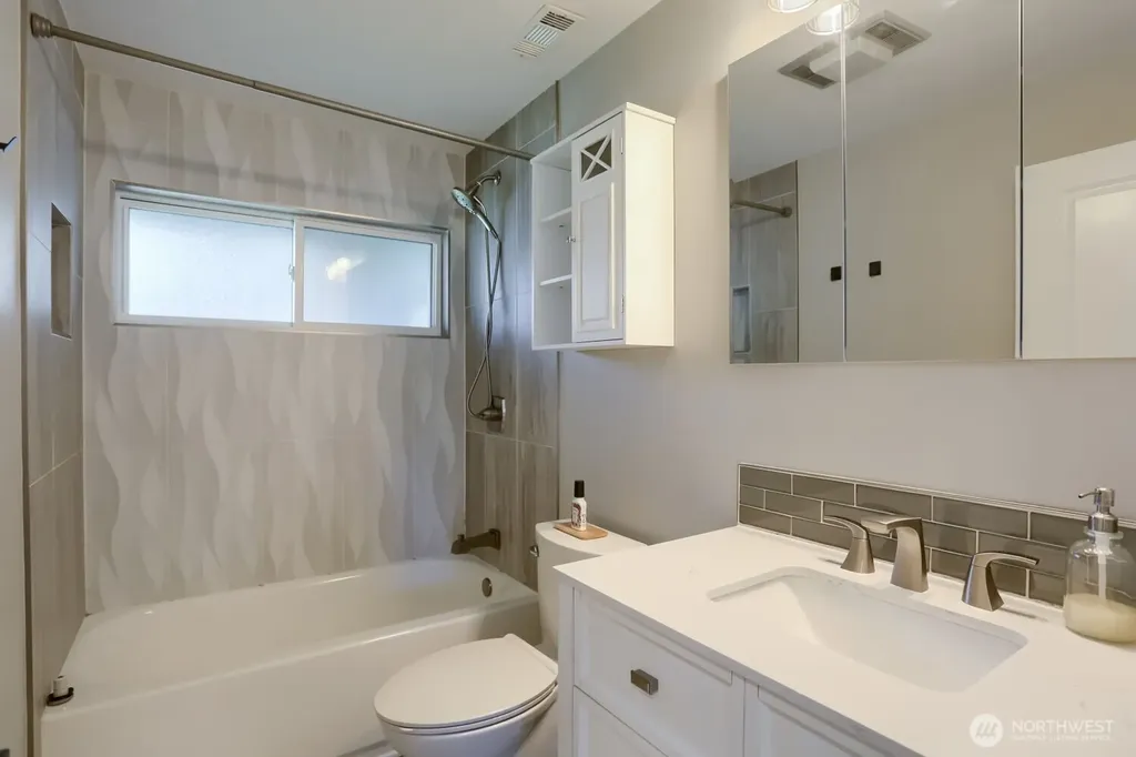 21801 51st Avenue W Mountlake Terrace WA 98043
