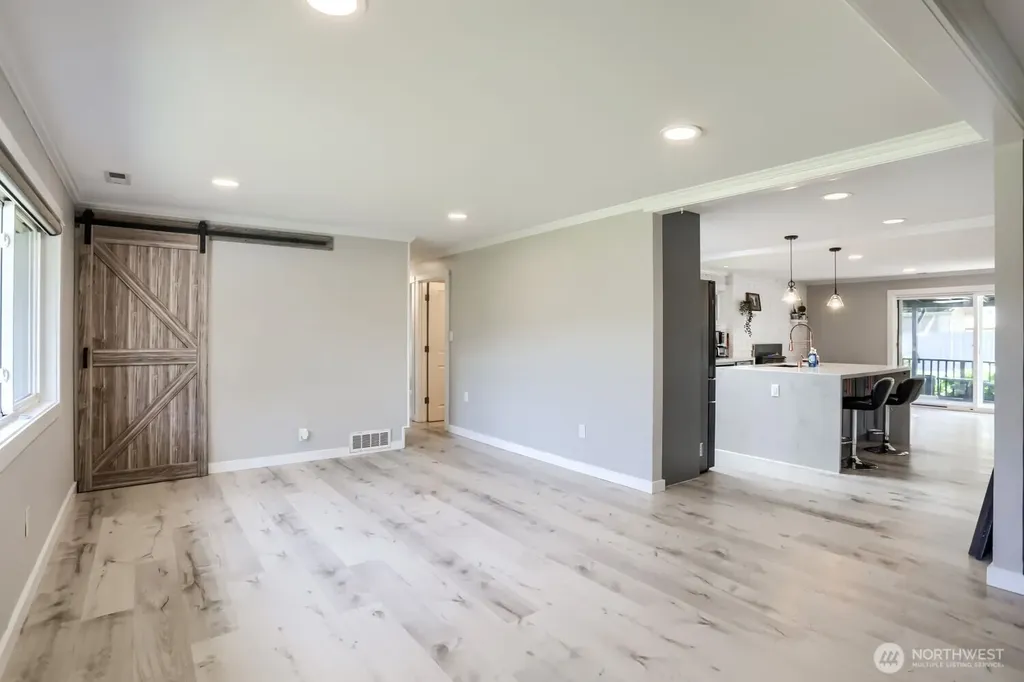 21801 51st Avenue W Mountlake Terrace WA 98043