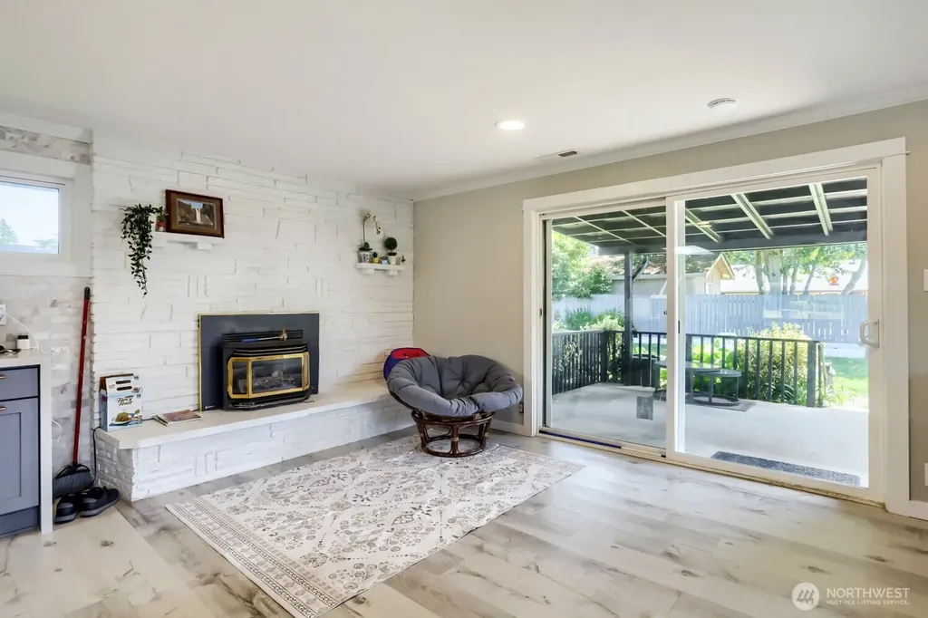 21801 51st Avenue W Mountlake Terrace WA 98043