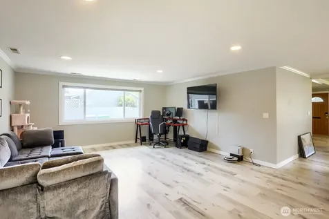 21801 51st Avenue W Mountlake Terrace WA 98043
