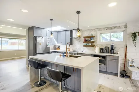 21801 51st Avenue W Mountlake Terrace WA 98043
