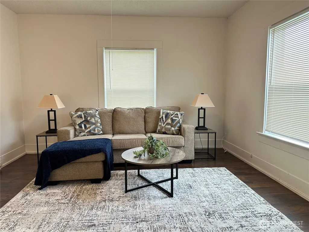 1320 3rd Street Cosmopolis WA 98537