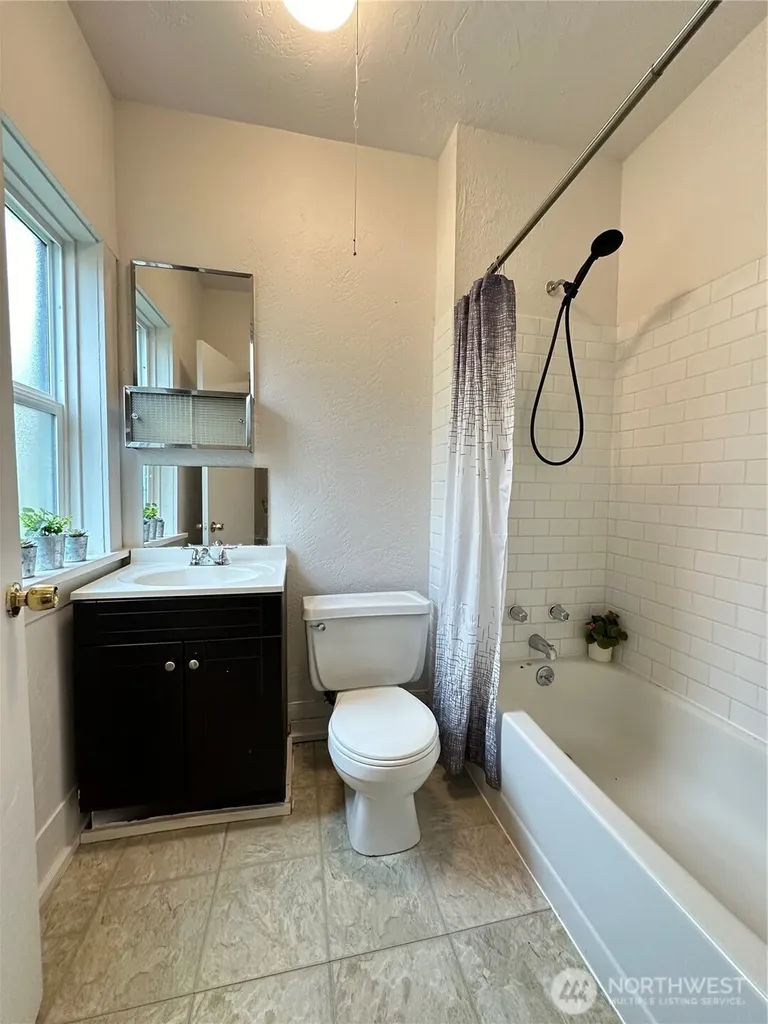 1320 3rd Street Cosmopolis WA 98537