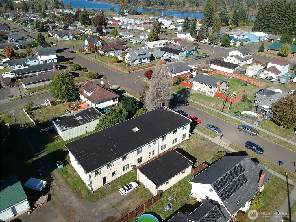 1320 3rd Street Cosmopolis WA 98537