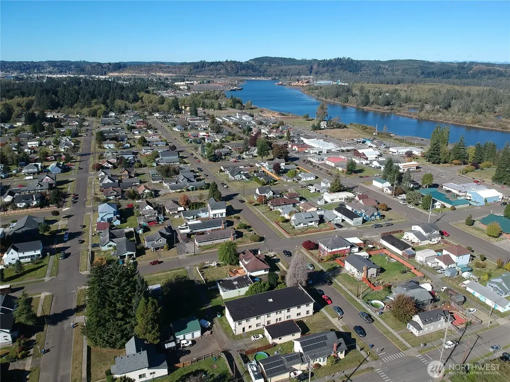 1320 3rd Street Cosmopolis WA 98537
