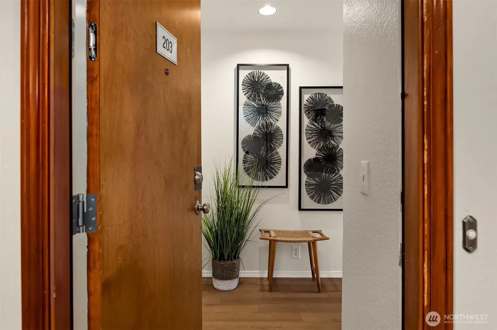 435 Summit Avenue E Seattle WA 98102