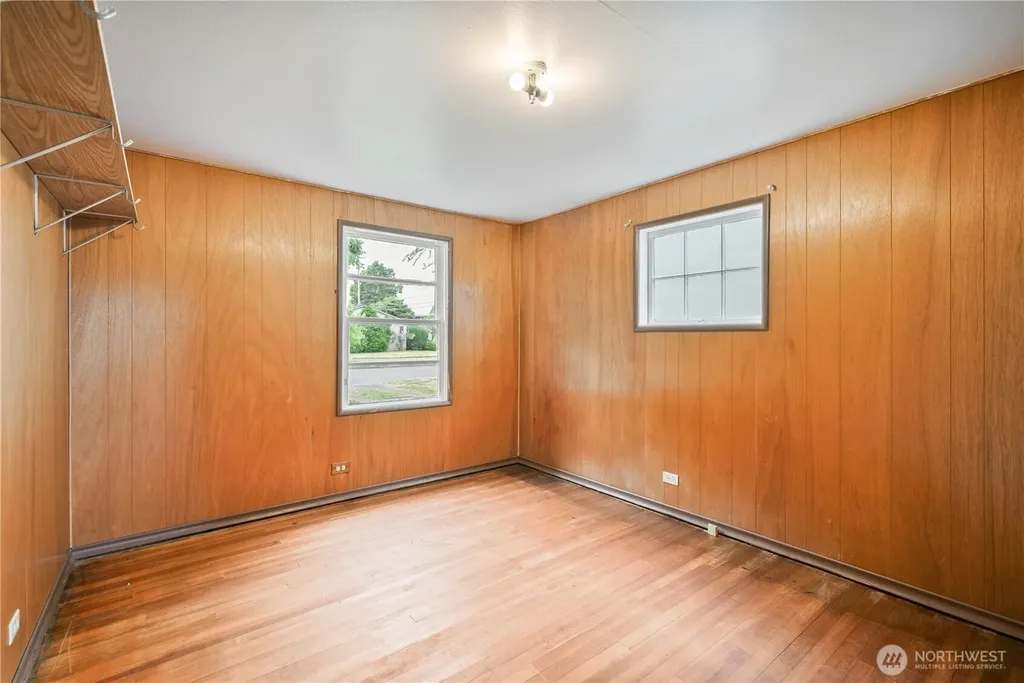1158 10th Avenue Longview WA 98632