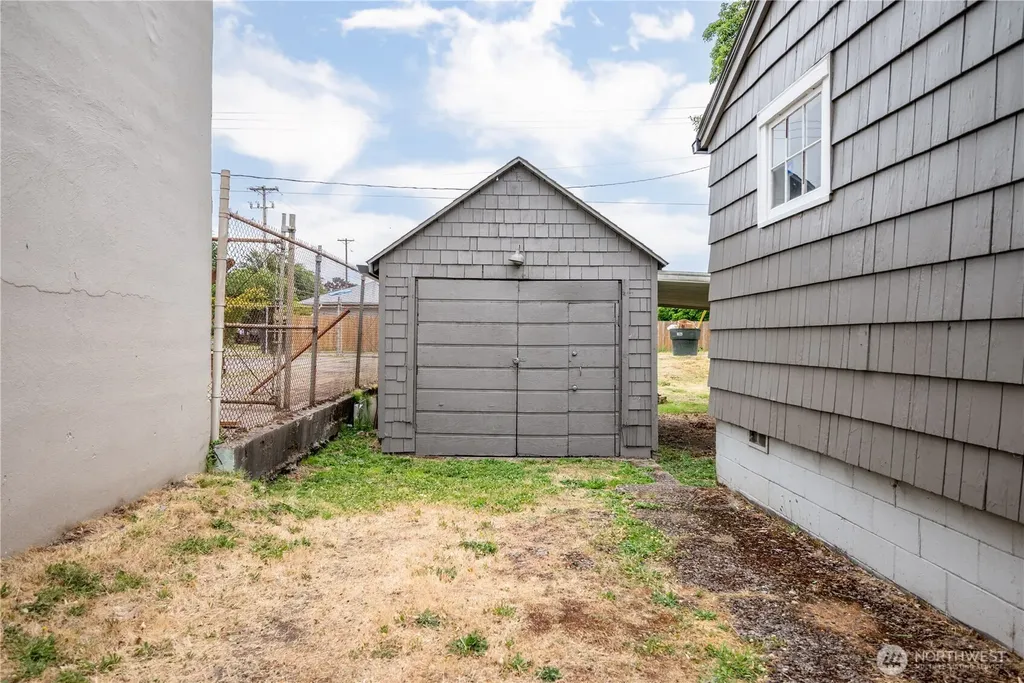 1158 10th Avenue Longview WA 98632