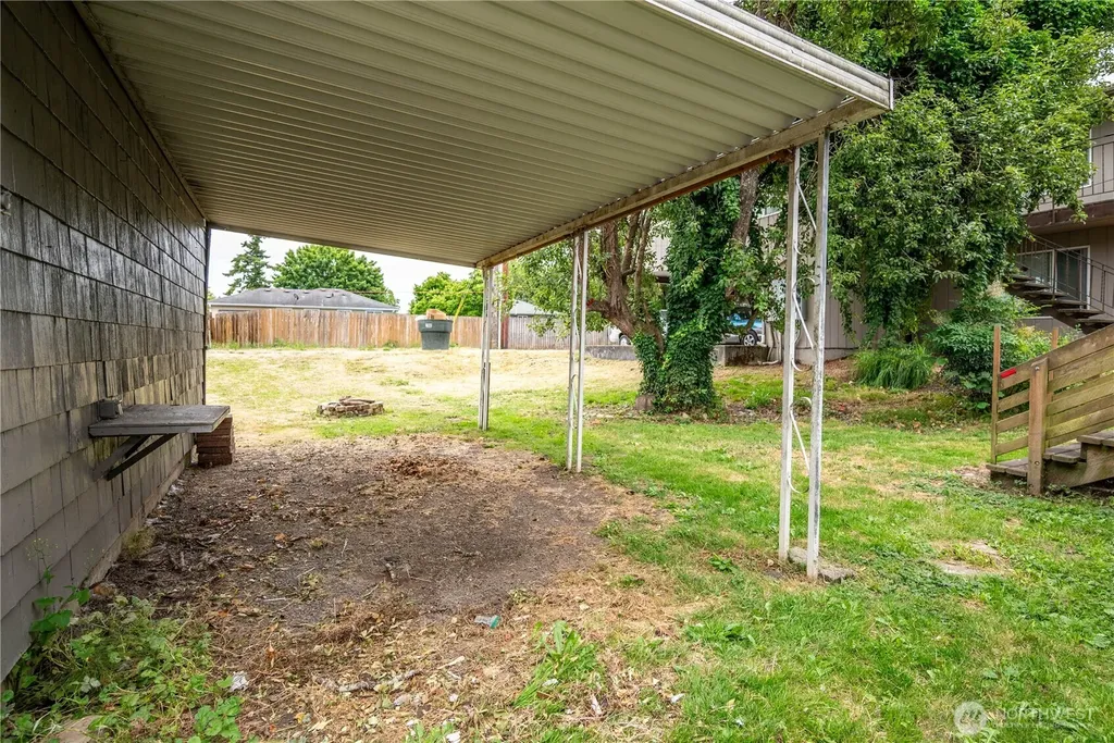 1158 10th Avenue Longview WA 98632