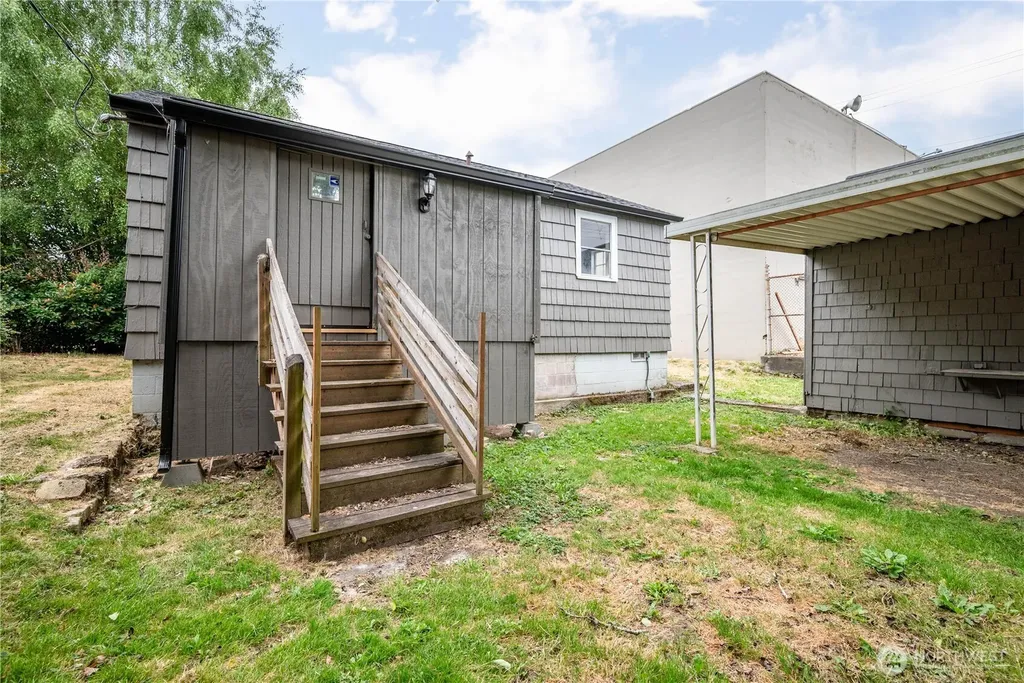 1158 10th Avenue Longview WA 98632